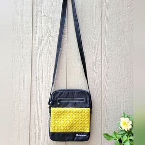 NWOT padded Sherpani shoulder tech bag